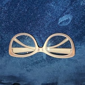 Betsey Johnson readers